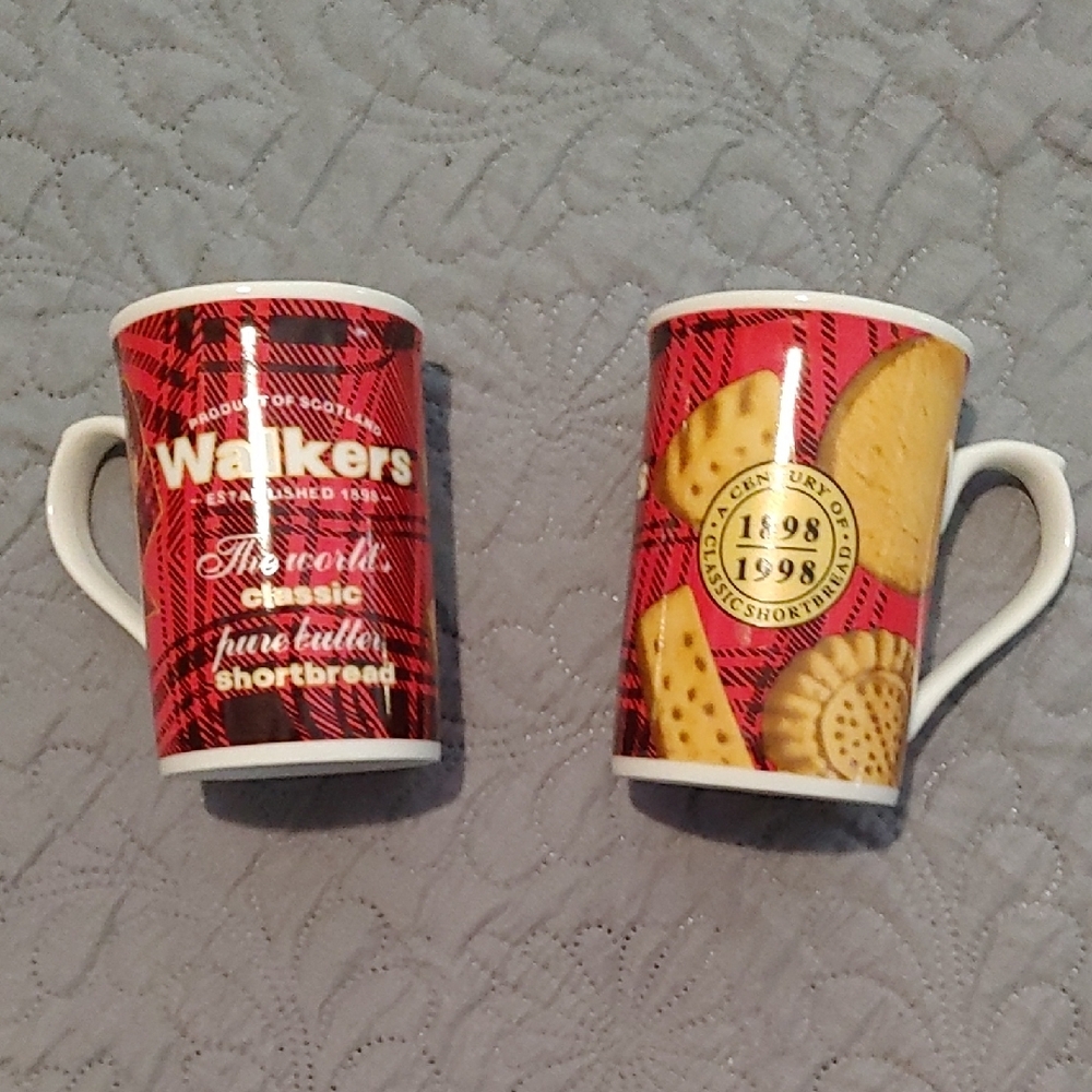 Red and White Mug Set
